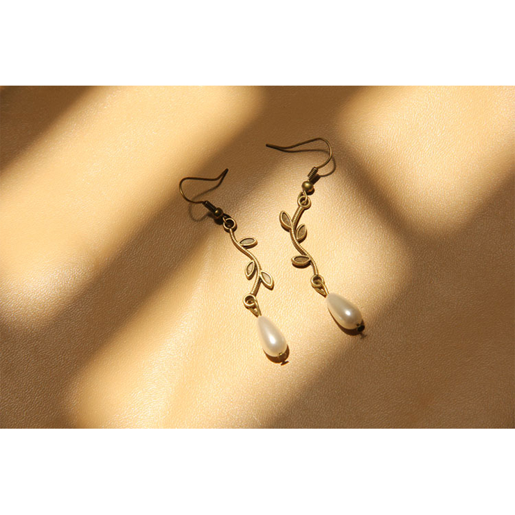 Retro Bronze Metal Vine Earrings, Gothic Style Vine Earrings, Fashion White Pearl Earrings for Women, Vintage White Pearl Earrings, Casual Vine and Pearl Earrings, Victorian Gothic Bronze Metal Vine and Pearl Earrings, Fashion White Pearl Earrings, #J18440