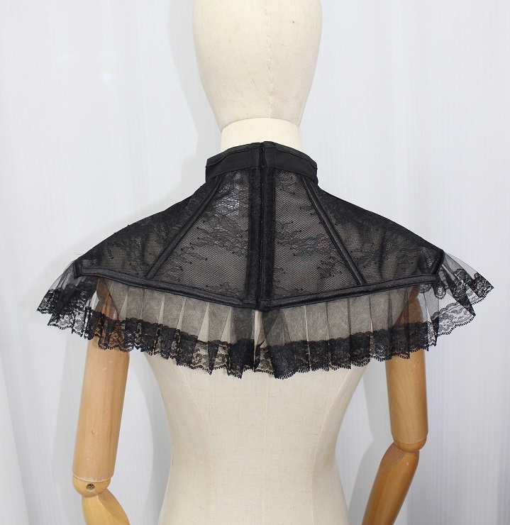 Victorian lace collar, Gothic Peter Pan choker, Halloween accessory, Black high-neck collar, Vintage costume piece, Elegant lace choker, Witch costume accessory, Victorian ghost outfit, Gothic fashion detail, Party cosplay collar