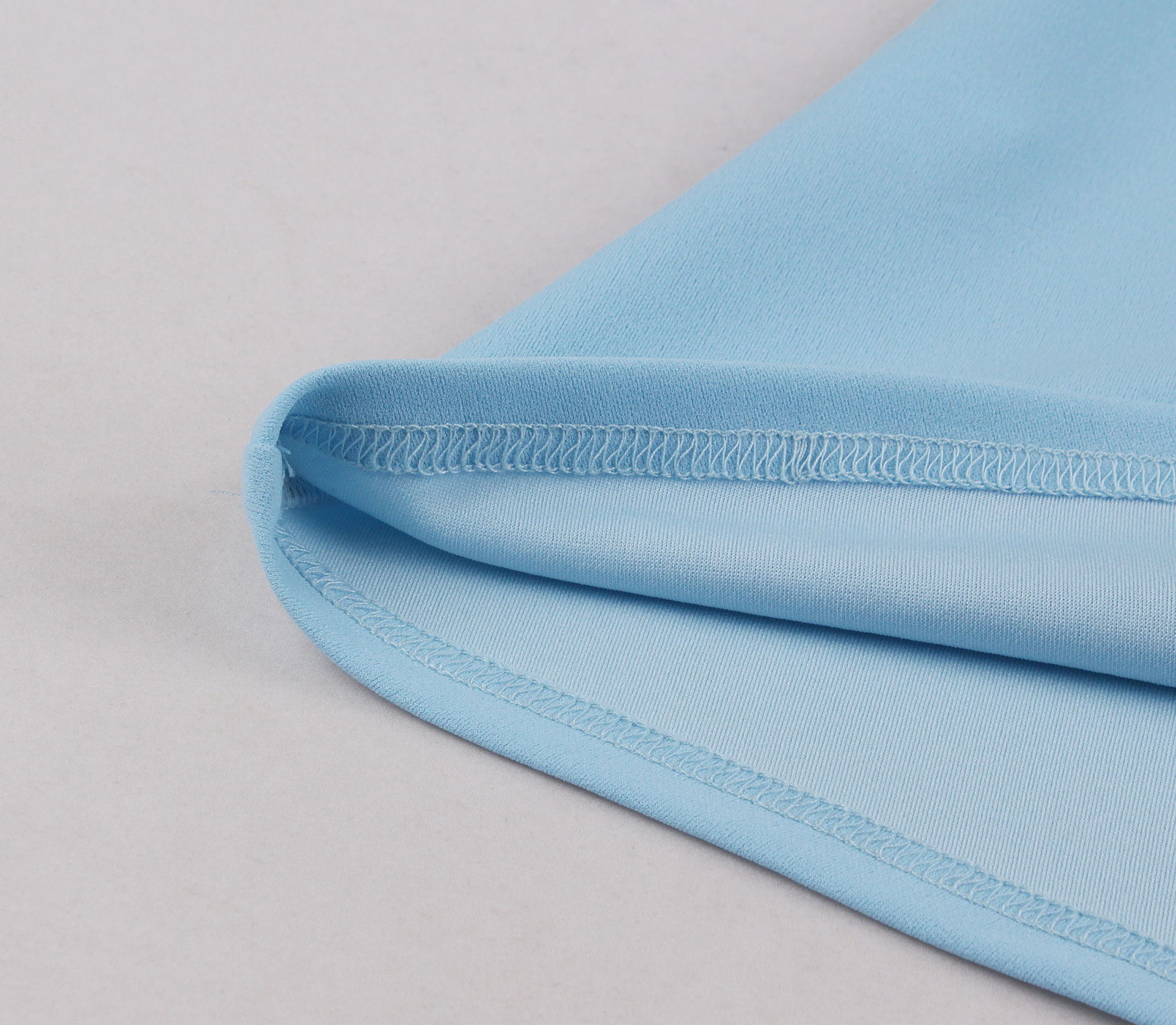 Vintage style, Royal blue color, White contrast belt, Five front buttons, A-line skirt, Sleeveless design, Lightweight fabric, Shift dress silhouette, Classic retro fashion, Easy to wear #N23823